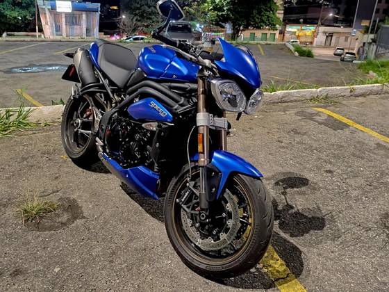 TRIUMPH SPEED TRIPLE 